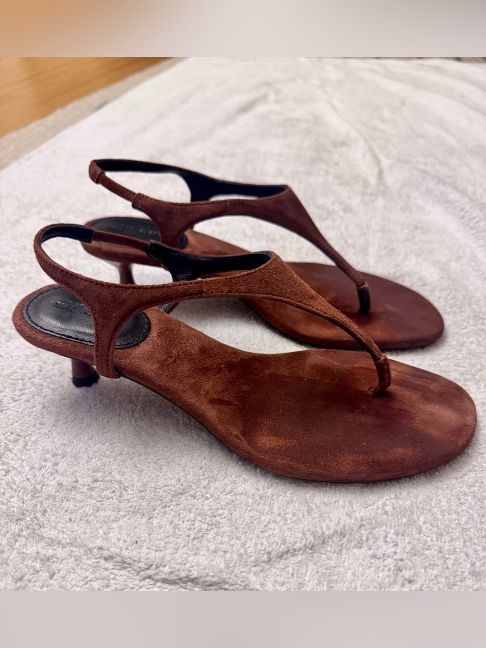 H&M Premium Limited Edition Genuine Suede Thong Slingback - Picture 2 of 12